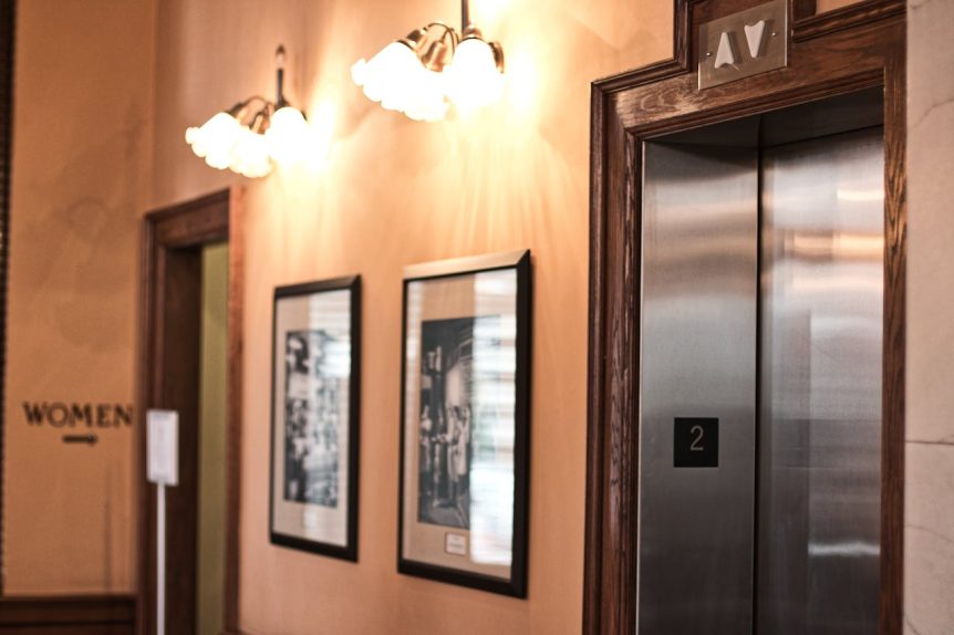 Picture of an elevator